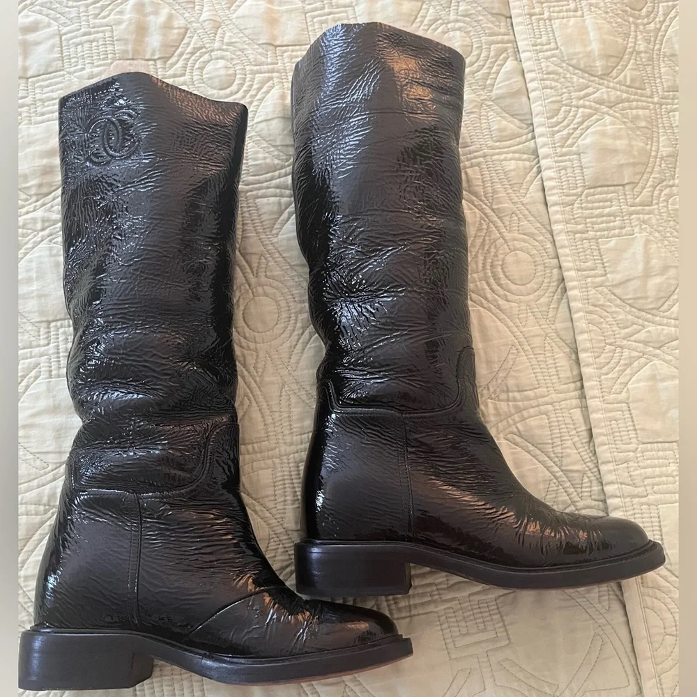 Chanel authentic winter boot with fur  inside - Picture 4 of 10